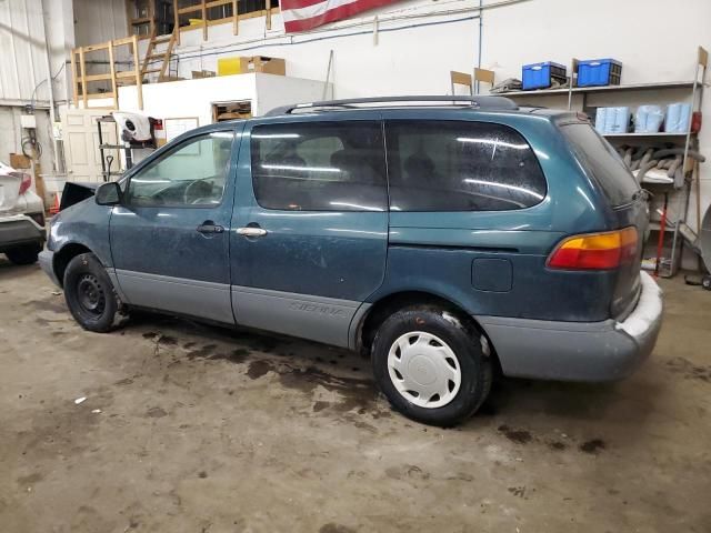 1998 Toyota Sienna LE