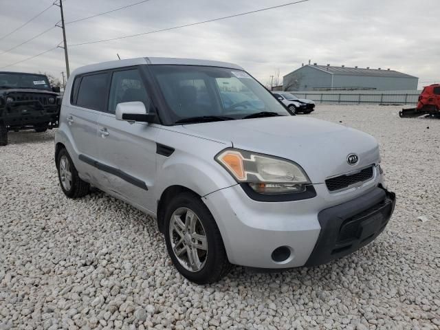 2011 KIA Soul +