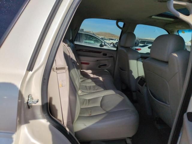 2004 Cadillac Escalade Luxury