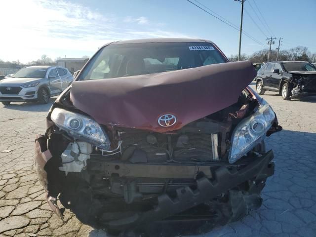 2017 Toyota Sienna LE