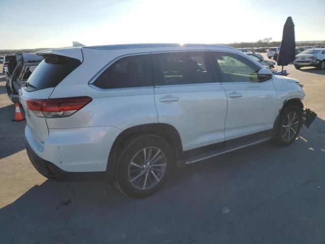 2019 Toyota Highlander SE