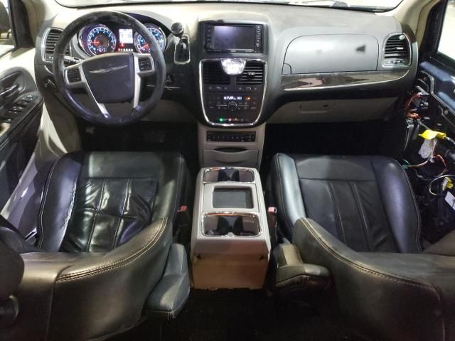 2011 Chrysler Town & Country Touring L