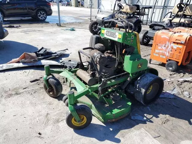 2023 John Deere 648R