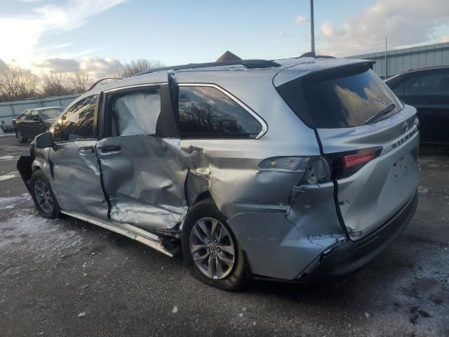 2021 Toyota Sienna XLE