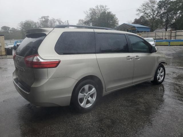 2017 Toyota Sienna LE