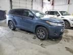 2017 Toyota Highlander SE