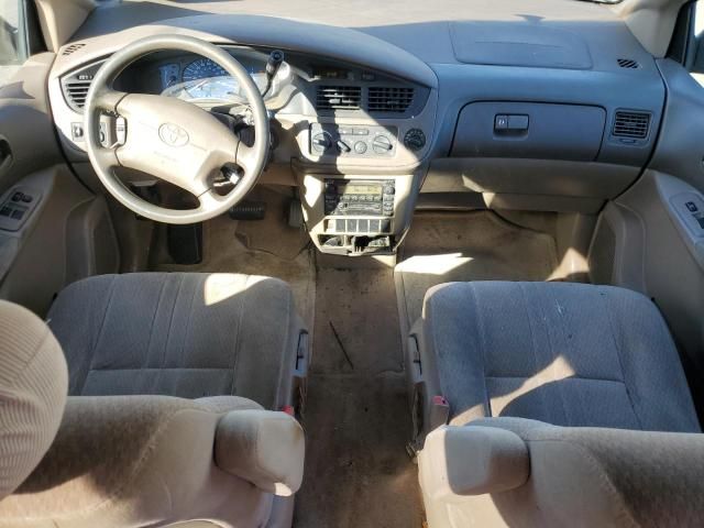 2002 Toyota Sienna CE