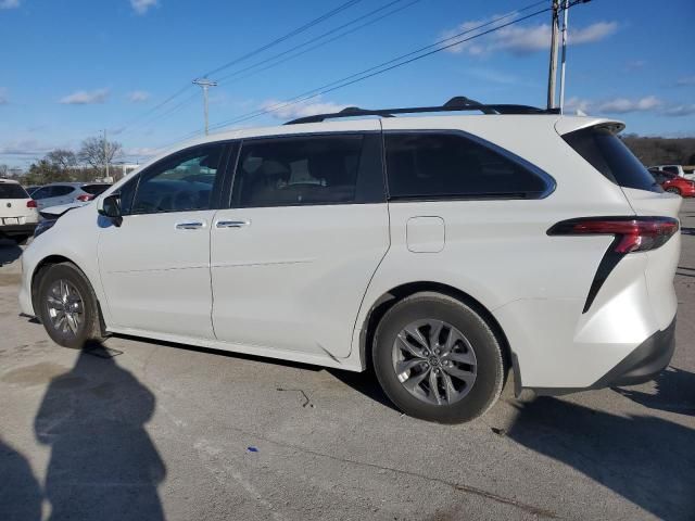 2022 Toyota Sienna XLE