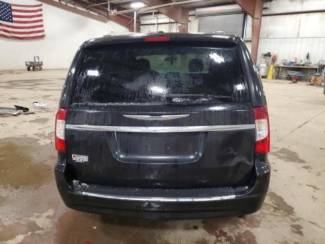 2013 Chrysler Town & Country Touring