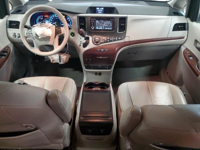 2013 Toyota Sienna XLE