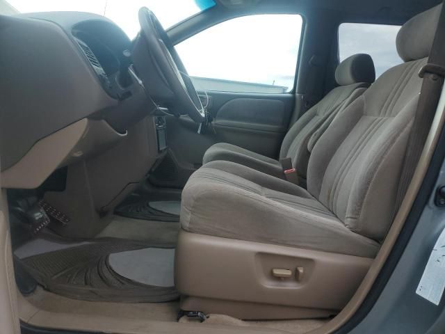 2000 Toyota Sienna LE