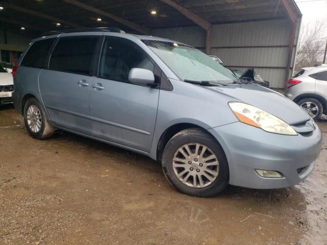 2010 Toyota Sienna XLE