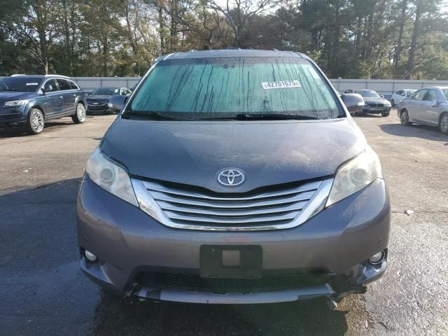 2014 Toyota Sienna XLE