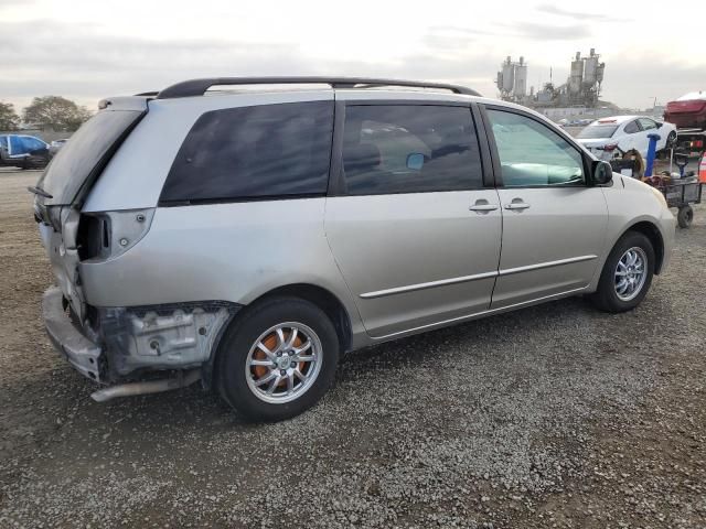 2005 Toyota Sienna CE