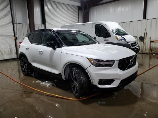 2022 Volvo XC40 T5 R-Design