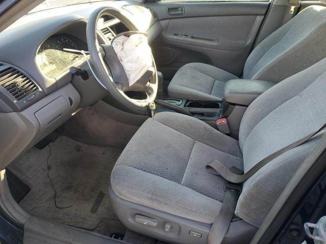 2004 Toyota Camry LE