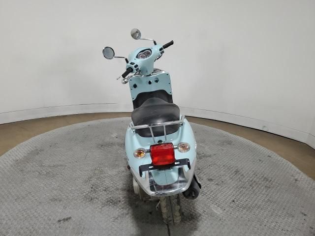 2022 Sany Moped