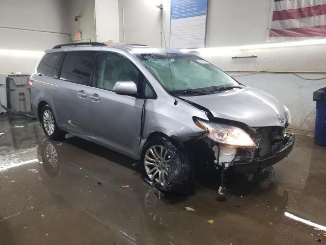 2012 Toyota Sienna XLE