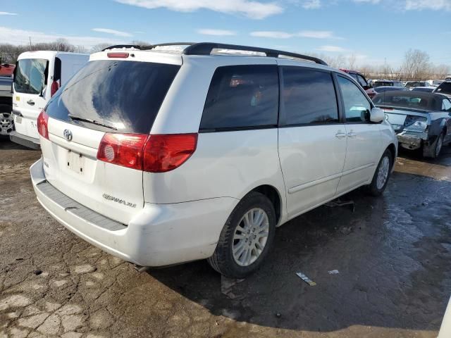 2010 Toyota Sienna XLE