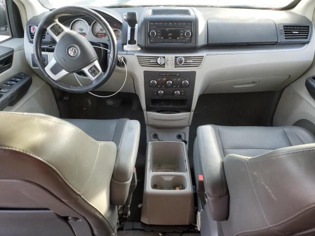 2012 Volkswagen Routan SE