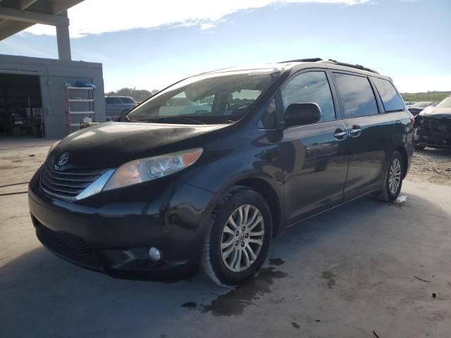 2017 Toyota Sienna XLE