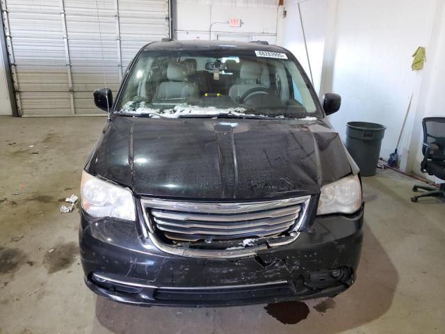 2013 Chrysler Town & Country Touring