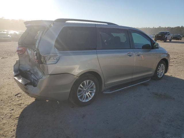 2017 Toyota Sienna XLE