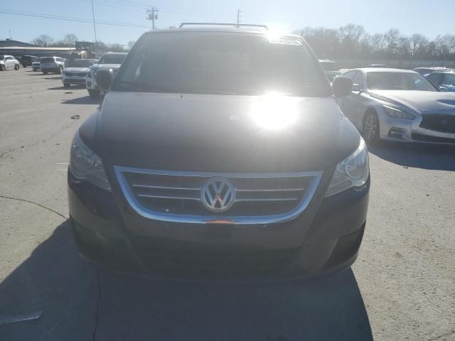 2013 Volkswagen Routan SE