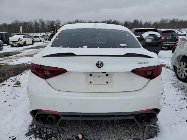 2017 Alfa Romeo Giulia Quadrifoglio