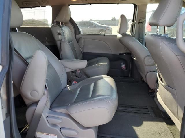 2016 Toyota Sienna XLE