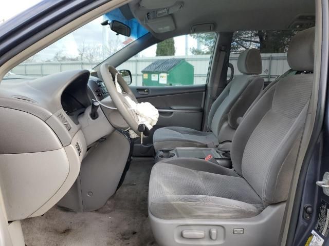 2006 Toyota Sienna LE