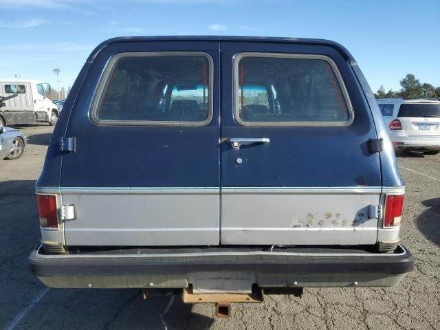 1991 Chevrolet Suburban V2500