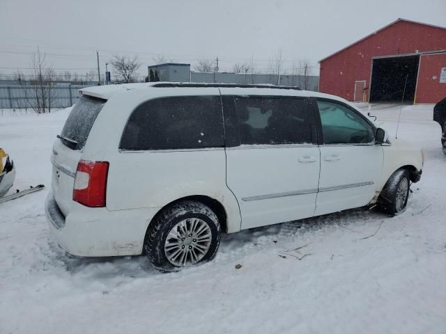 2015 Chrysler Town & Country Touring L