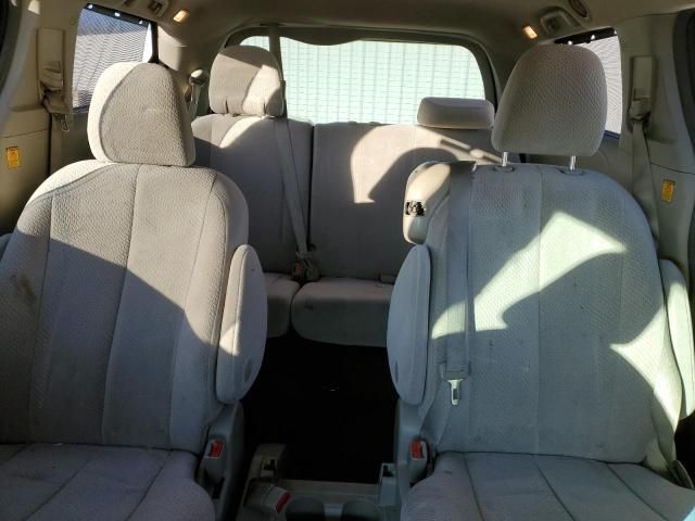 2011 Toyota Sienna LE