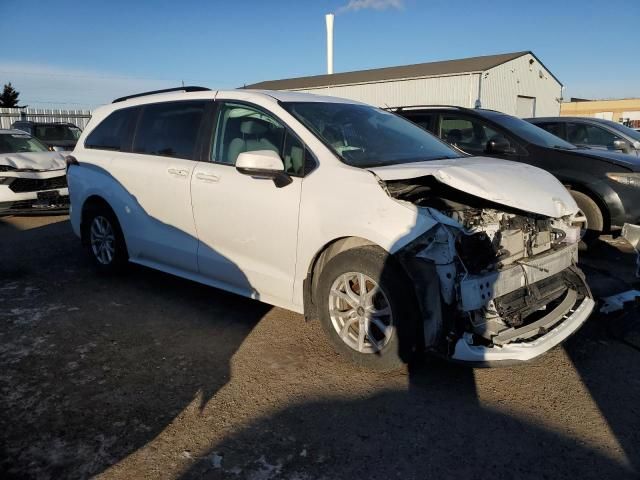 2024 Toyota Sienna LE