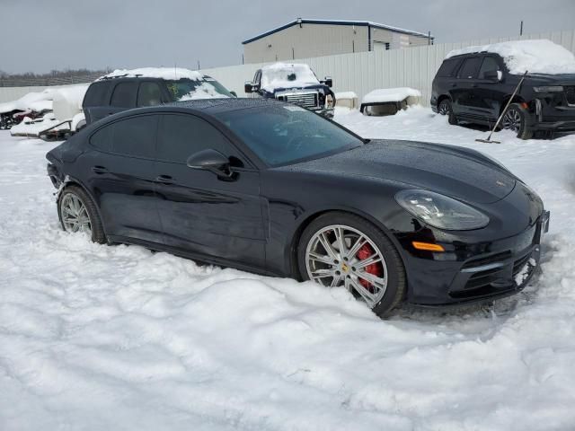 2018 Porsche Panamera 4