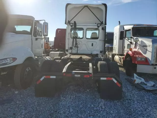 2024 Freightliner Cascadia 126