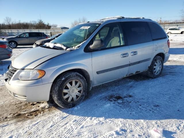 2007 Chrysler Town & Country LX