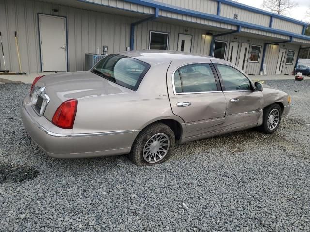 2000 Lincoln Town Car Signature