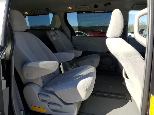 2011 Toyota Sienna LE