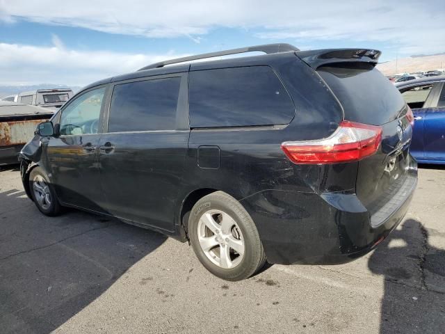 2017 Toyota Sienna LE