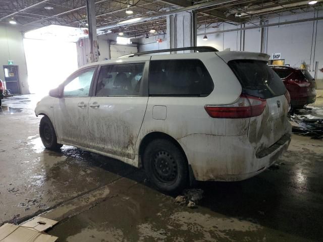 2018 Toyota Sienna LE