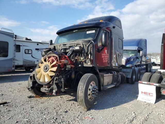 2013 Peterbilt 587