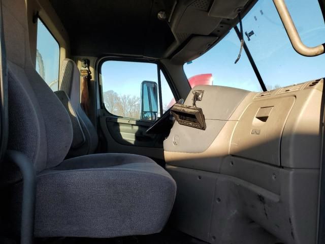 2017 Freightliner Cascadia 113