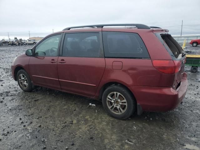 2004 Toyota Sienna CE