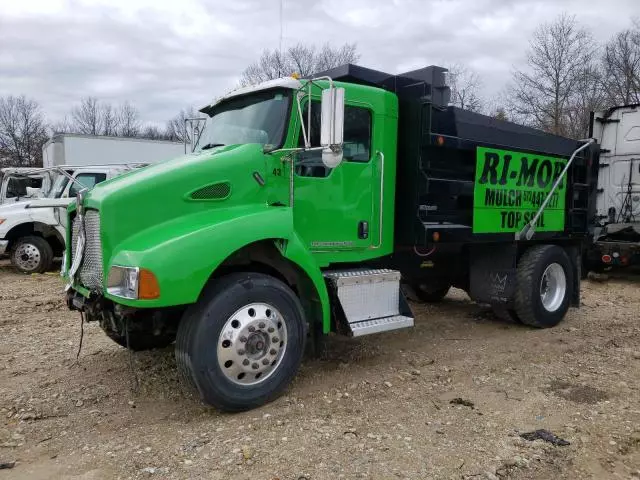 2005 Kenworth Construction T300