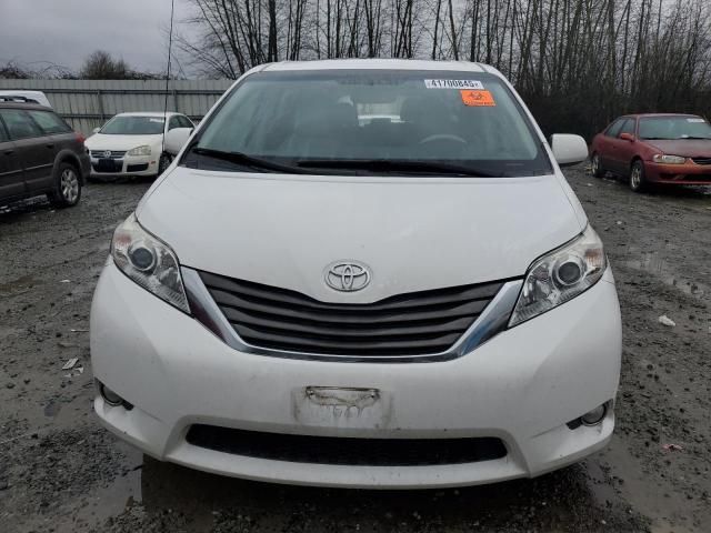 2014 Toyota Sienna XLE