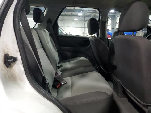 2004 Ford Escape XLS