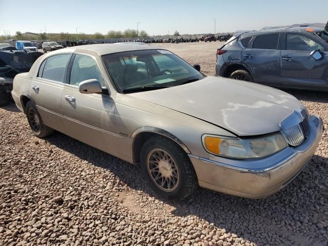 2000 Lincoln Town Car Signature