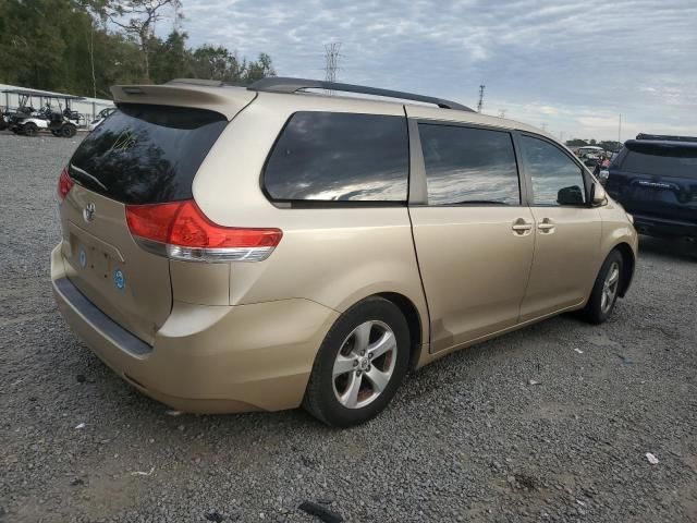 2013 Toyota Sienna LE